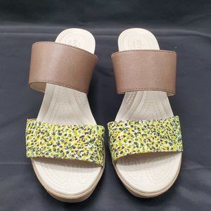 CROCS Leigh II graphic wedge women's sandals size 7